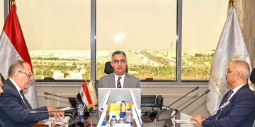 وزير التموين يبحث مع شركة «أدفانسز تليكوم – Advances Telecom» تطوير منصة رقمية وطنية لمشروع «كاري أون»