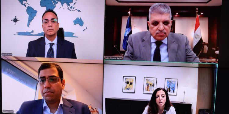 قناة السويس تبحث مع مجموعة ميرسك تسريع وتيرة عودة الخدمات الملاحية خلال الفترة المُقبلة