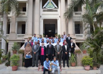 رئيس جامعة بنها يكرم الفائزين بالمراكز الأولى في أسبوع شباب الجامعات والطلاب المكرمين من رئيس الجمهورية