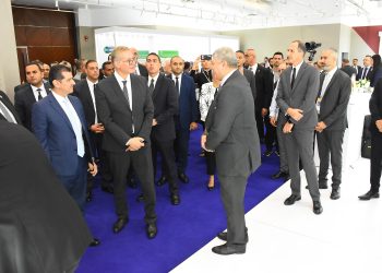 وزير البترول يتفقد جناح شركة PMS خلال معرض MOC 2026