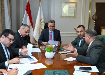وزير التموين والتجارة الداخلية يلتقي بعدد من السادة أعضاء مجلسي النواب والشيوخ