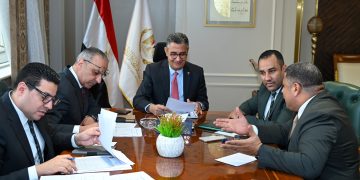 وزير التموين والتجارة الداخلية يلتقي بعدد من السادة أعضاء مجلسي النواب والشيوخ