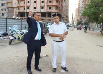 محافظ القليوبية يتفقد التكدسات المرورية بمفارق طريق أبو حشيش وشارع كلية التجارة وشارع الموقف ببنها ويوجه بدراسة الحلول المناسبة