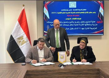 المصرية لنقل الكهرباء توقع عقدًا مع السويدي لدعم التصنيع المحلي وتطوير الشبكة القومية الموحدة