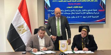 المصرية لنقل الكهرباء توقع عقدًا مع السويدي لدعم التصنيع المحلي وتطوير الشبكة القومية الموحدة